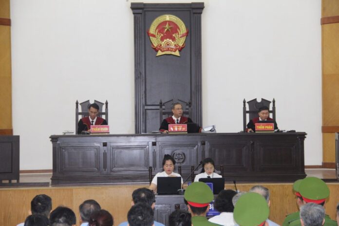 tra tu do ngay tai toa